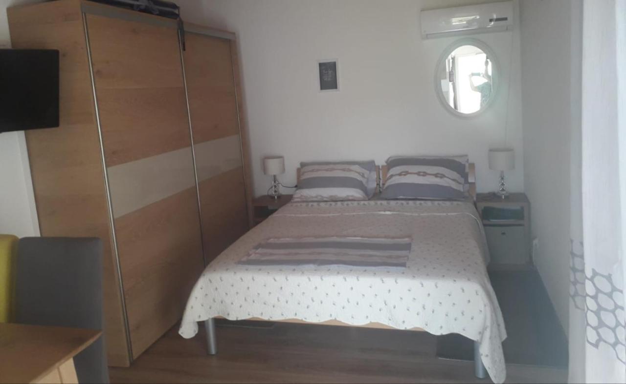 Apartments Carev 1293 Jezera Kültér fotó